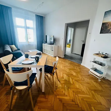 Azzurro - Katowice, Centrum Apartment *